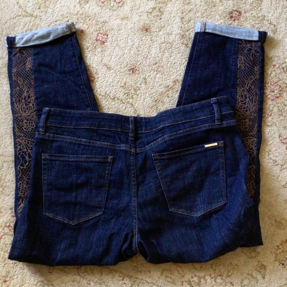 WHBM Mid Rise Everyday Soft Embellished Girlfriend Jeans in sz 12 - Picture 9 of 10